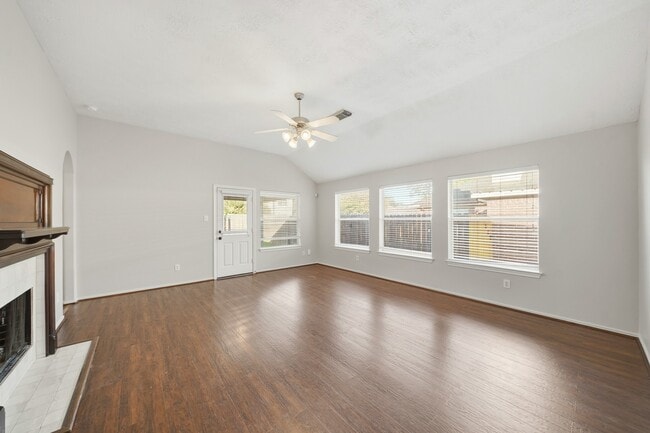 Building Photo - 11811 Misty Peak Ln