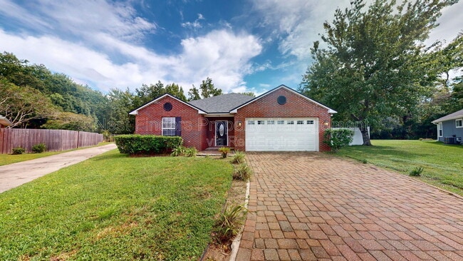 Building Photo - 13290 Pacemaker Dr