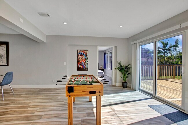 Building Photo - 2632 Madison St