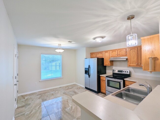 Building Photo - 6498 Glastonburg Ln