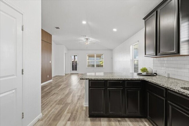 Building Photo - 19040 Kimberlite Dr