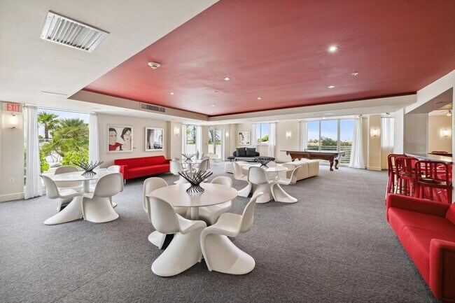 Building Photo - 1551 N Flagler Dr