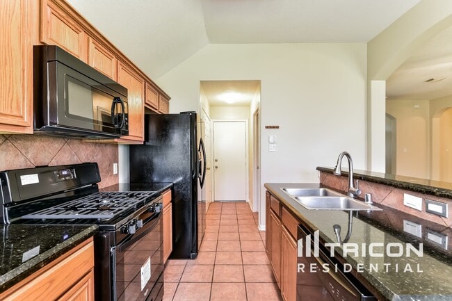 Building Photo - 11106 Creekline Glen Ct