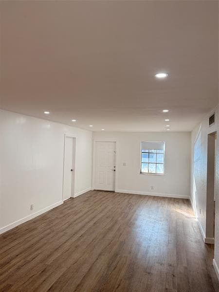 Building Photo - 3000 NW 69th Ct