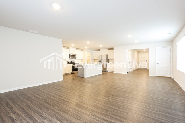 Building Photo - now