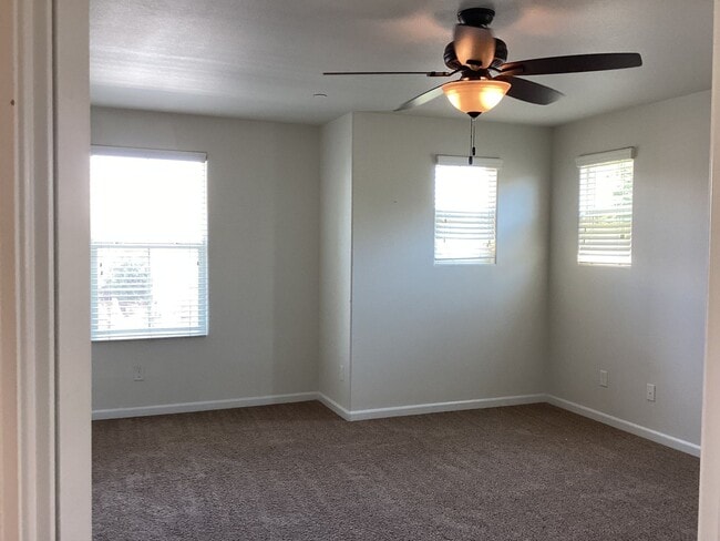 Building Photo - 7009 Harmony Dr