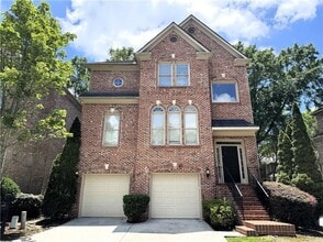 Building Photo - 889 Lenox Ct NE