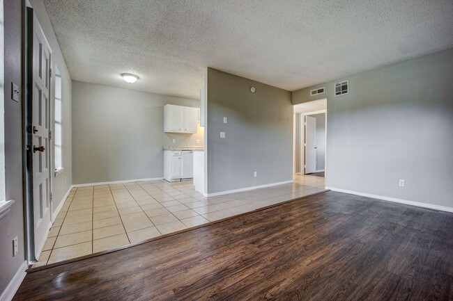 Interior Photo - MF-16-The Dogwood Apartments