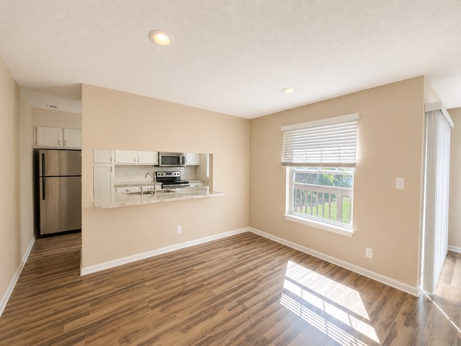 Building Photo - 5020 Thoroughbred Ln