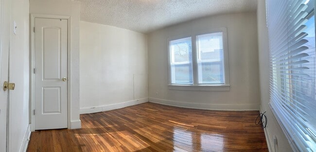 Building Photo - 1104 Wallace St