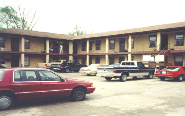 Building Photo - Town Lake Villas