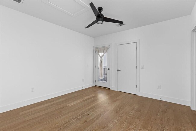 Building Photo - 1128 Chicon St