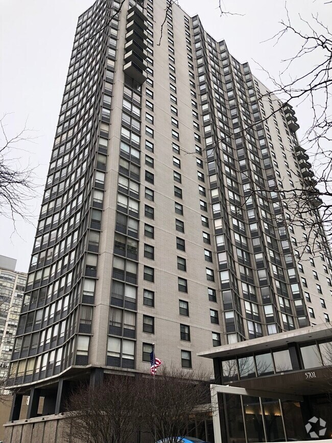 Building Photo - 5701 N Sheridan Rd