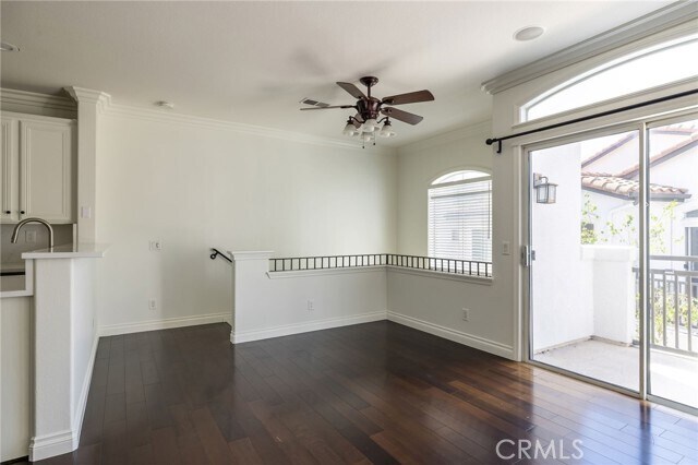 Building Photo - 12 Rabano