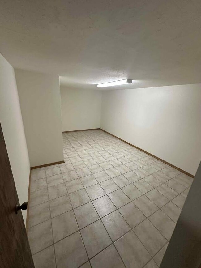 Building Photo - 5314 N Cook St