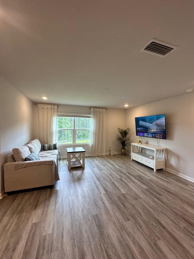 Building Photo - 8670 Pathstone Blvd