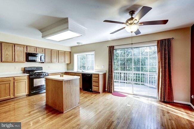 Building Photo - 43315 Parlor Square