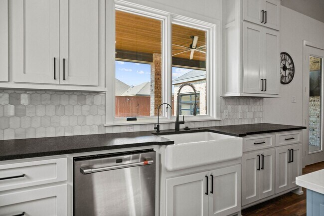 Building Photo - Luxury Home in Kelsey Park