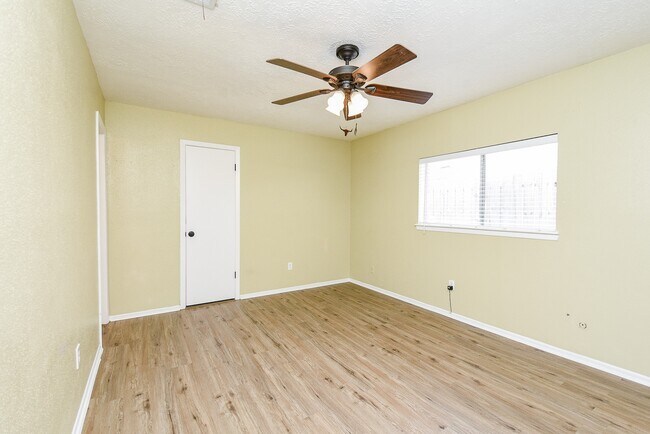 Building Photo - 4531 Algernon Dr