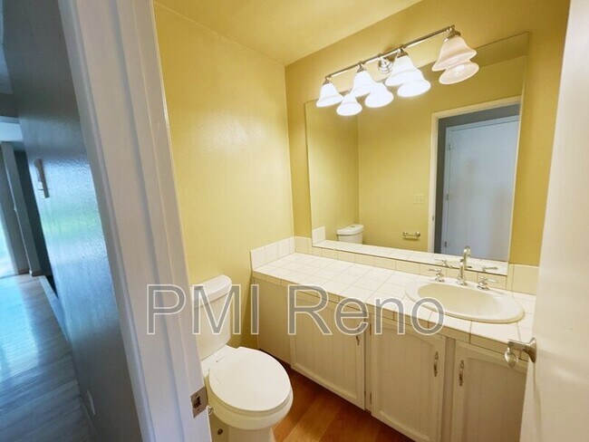 Building Photo - 1555 Foster Dr
