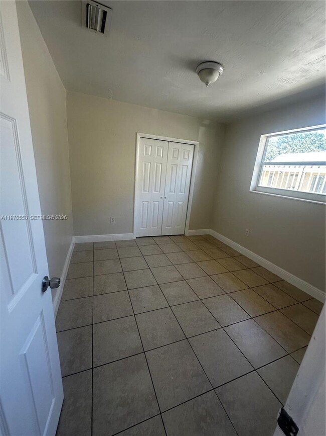 Building Photo - 237 NW 55th St