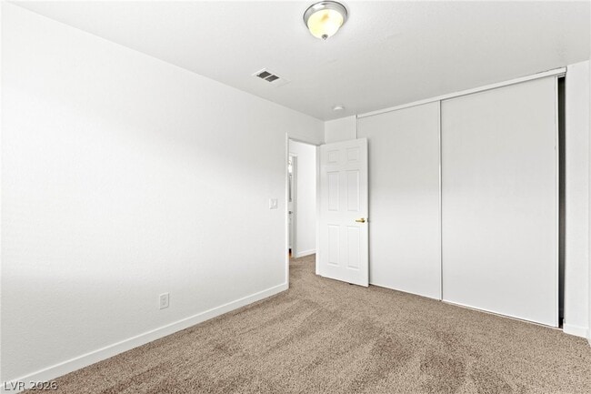 Building Photo - 2212 Silver Pine Dr