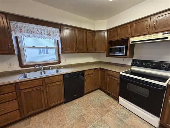 Building Photo - 820 Jacoby Rd