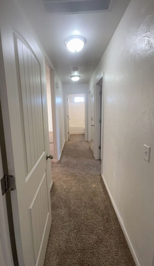 Building Photo - 4281 Wagon Wheel Dr E