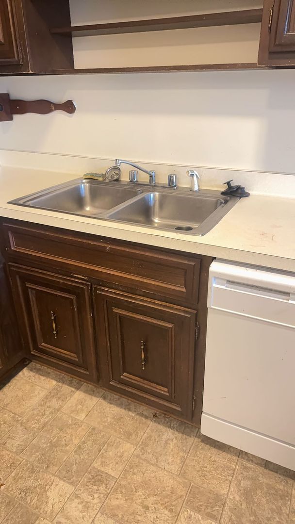 Building Photo - Location, Location!