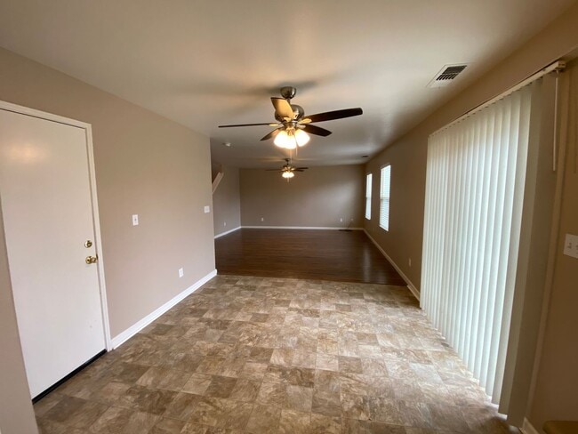 Building Photo - Spacious Two Story Home in SW Visalia comi...