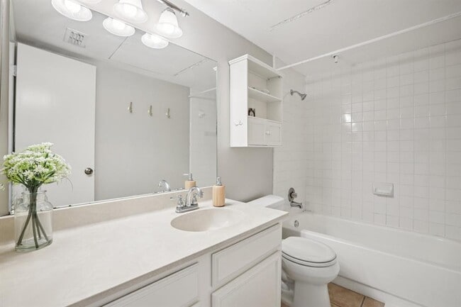 Building Photo - 4159 Steck Ave