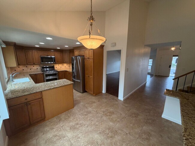 Building Photo - 4 Bedroom | 3 Bathroom | Home in Roseville