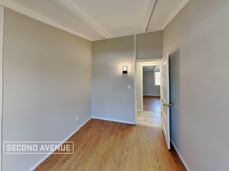 Building Photo - 4007 E 45th St