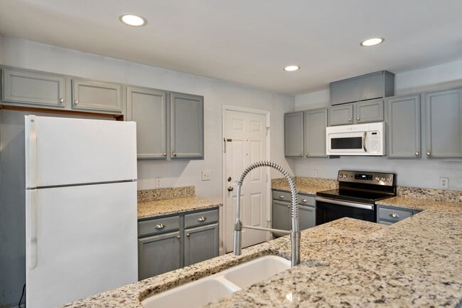 Building Photo - 3bd/2ba Near Downtown Durham!