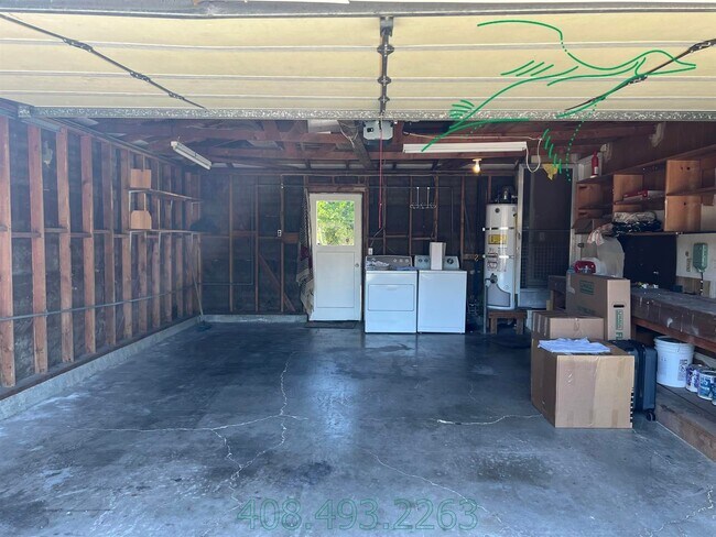 Building Photo - 7941 Woodlark Way