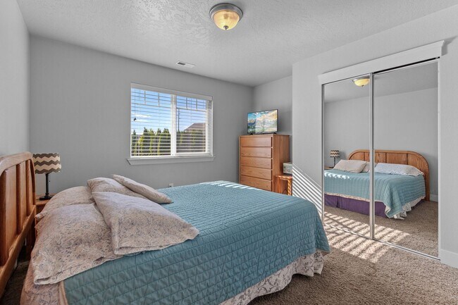 Building Photo - Beautiful, Executive  Home on Cul de Sac i...