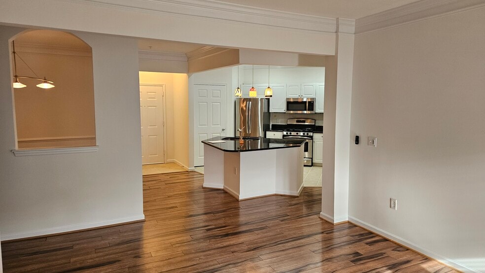 Building Photo - 23 Arch Pl