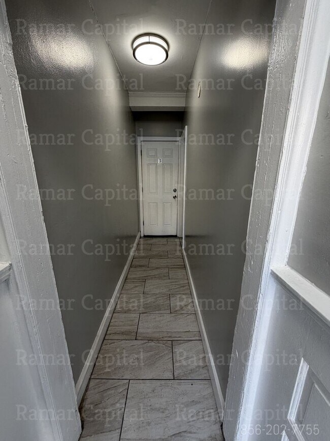 Building Photo - 714 Vine St