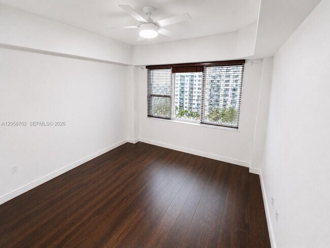 Building Photo - 5600 Collins Ave