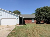 Building Photo - 9905 E 21st Pl