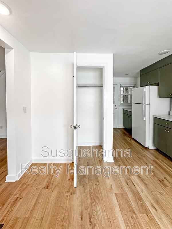 Building Photo - 169 Engle Ln