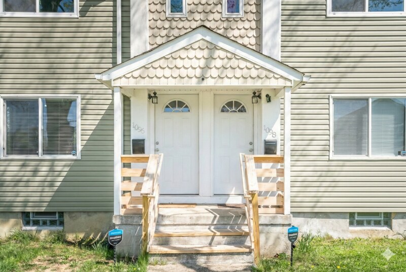 Building Photo - 1096 E 22nd Ave