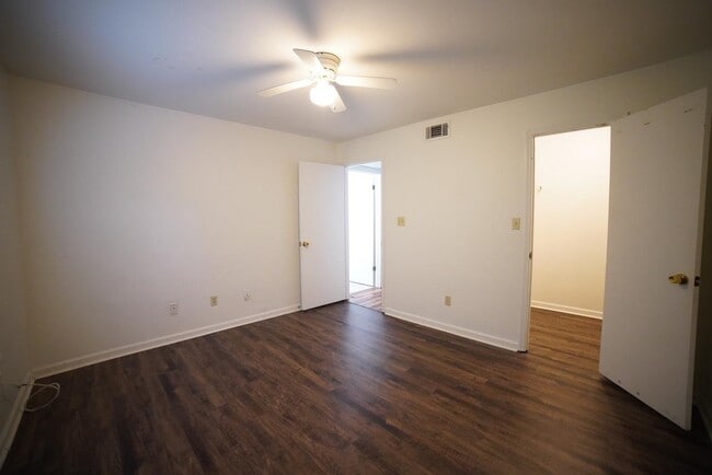 Building Photo - 2555 Chateau Ln