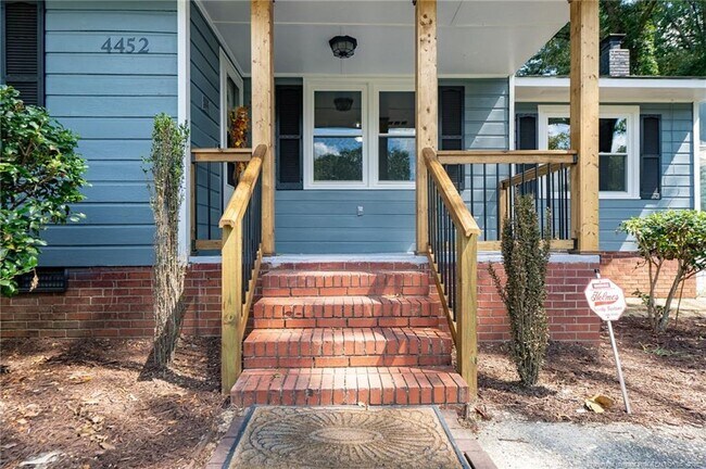 Building Photo - 4452 Oakmont Cir