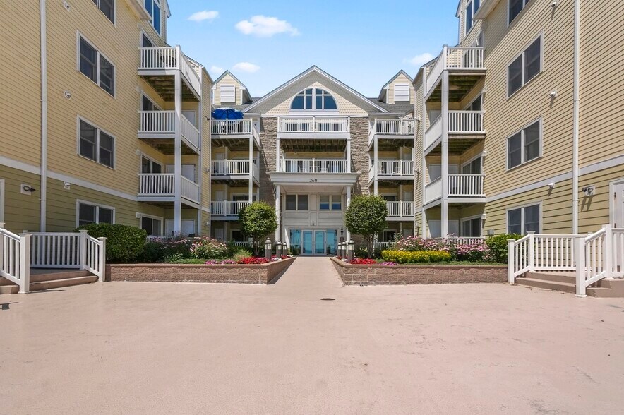 Primary Photo - 360 Revere Beach Blvd