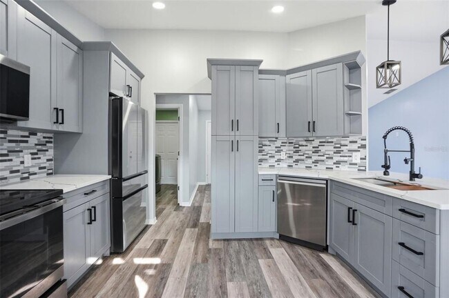 Building Photo - 2263 Deborah Dr