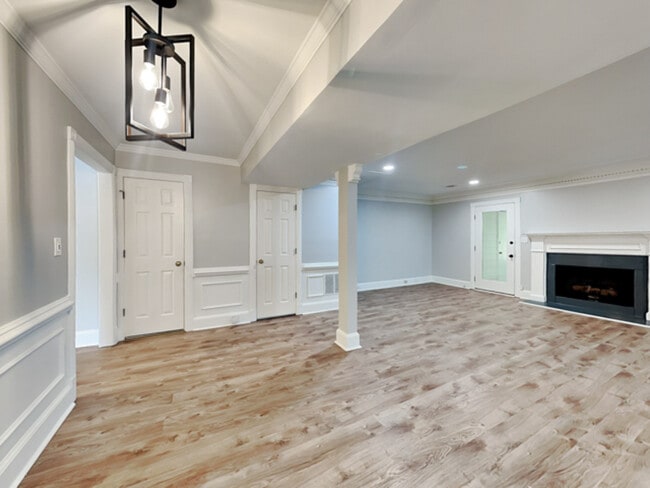 Building Photo - 325 Towergate Pl