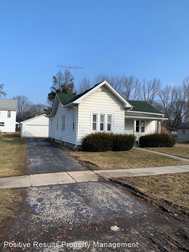 3 br, 1 bath House 606 E. Perry Street 606 E Perry St Belvidere IL