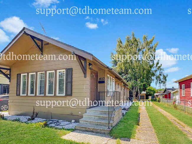 Primary Photo - 617 3rd Ave S