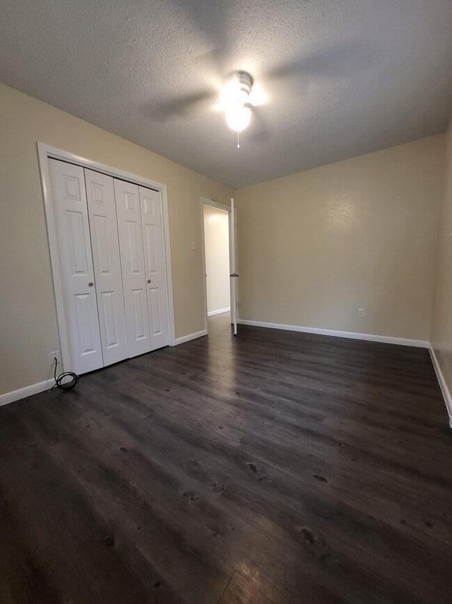 Building Photo - 1608 Linda Ln